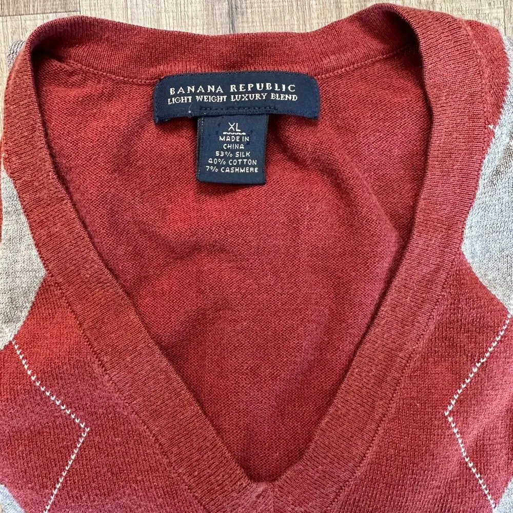 Banana Republic Men's XL Dark Red Argyle V-Neck Silk Cotton Cashmere